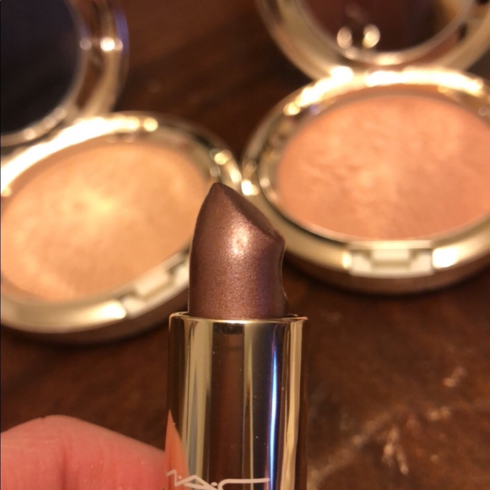 Mac LE Holiday bundle - Picture 2 of 4